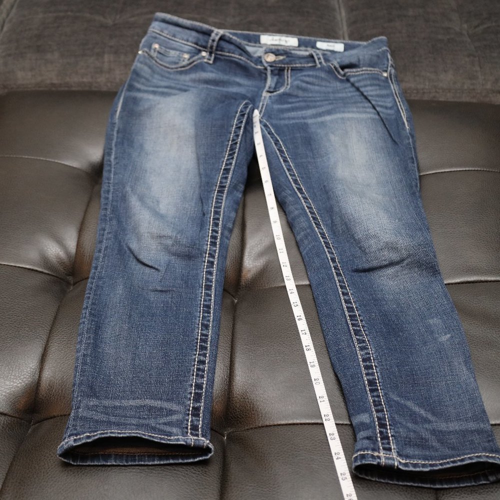 EUC Daytrip Virgo Capri Jeans